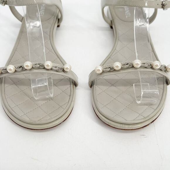 Chanel 37C Gray Quilted Leather Faux Pearl CC Logo Ankle Strap Flat Sandals - Picture 6 of 14